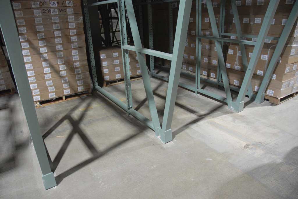 Cant leg pallet rack frame